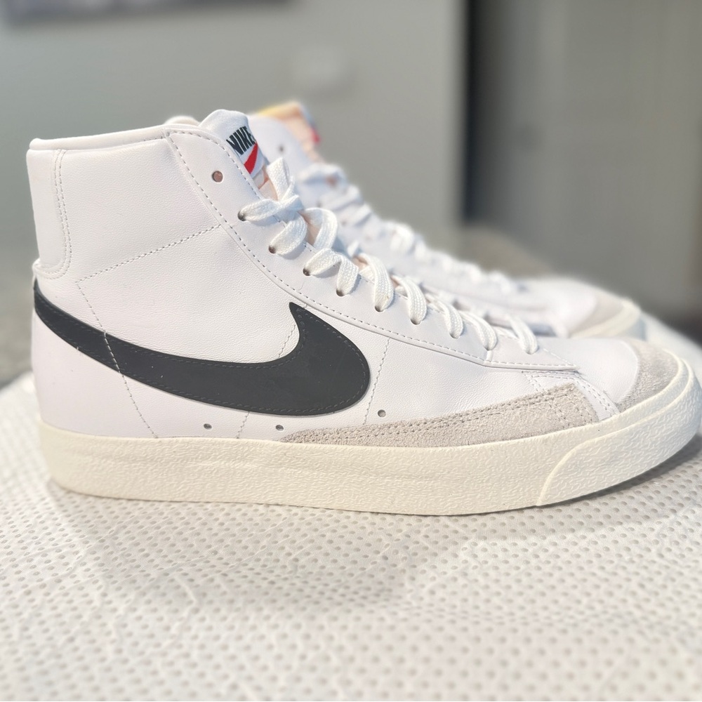 Nike Women's Blazer Mid 77 Shoes WMNS Size 9.5